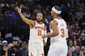 东决4战尼克斯5位首发场均得分全部上双 合计可砍下90.4分