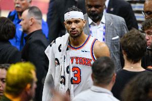 哈特谈下半场发挥：头两节我三犯就打了7分钟 当时只感觉精力充沛