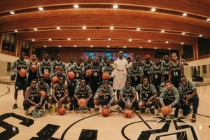 足篮联动！塞内加尔国家队造访NBA马刺队训练中心