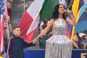 水果姐来了！美国歌手凯蒂·佩里美国世界杯开幕式献唱