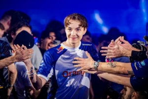 Reddit热议世界前十AD：Gumayusi、Viper、peyz、Ruler前四